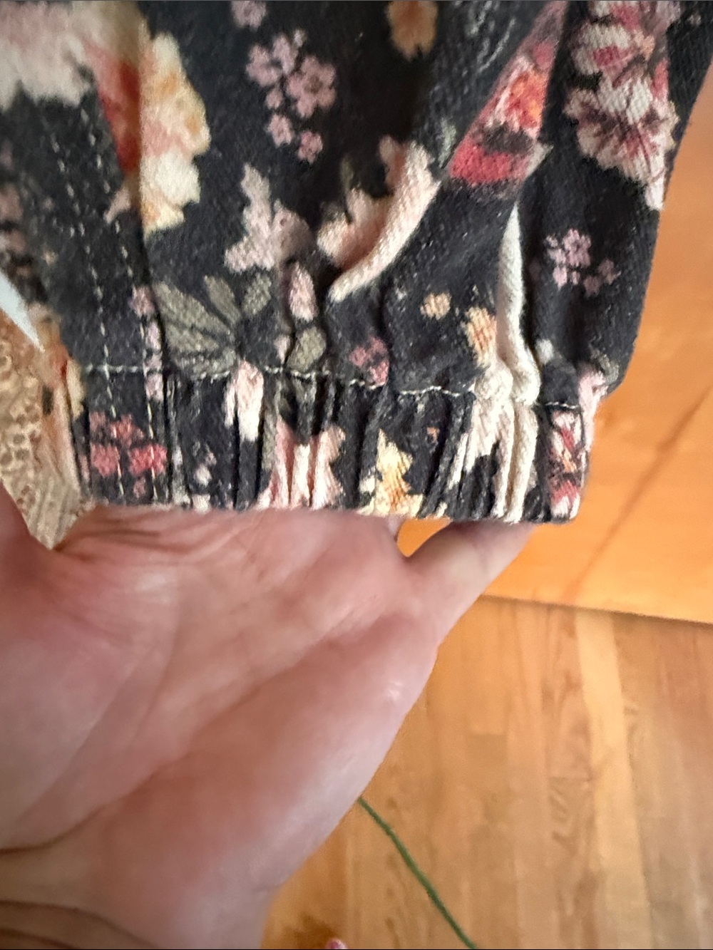 POL Floral Patchwork Jogger Pants Pink on Black Sz M    EUC - Picture 6 of 7